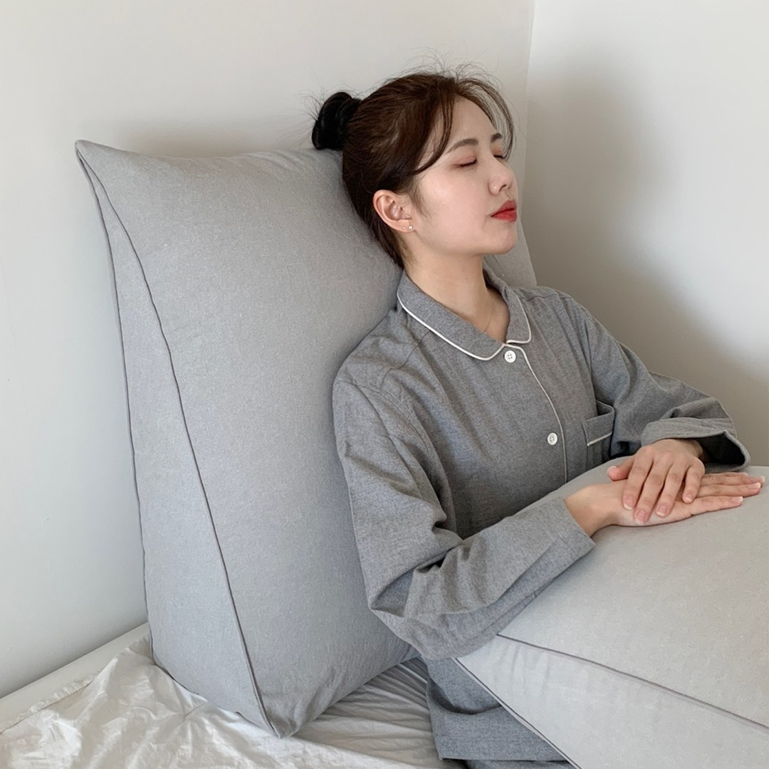 집앤콕 삼각 등받이쿠션 38,900원