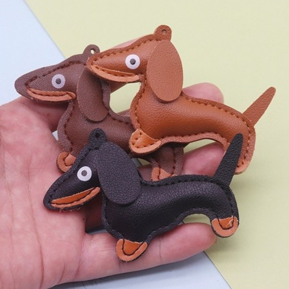 닥스훈트 강아지 가죽 키링 열쇠고리 가방 장식 6,200원