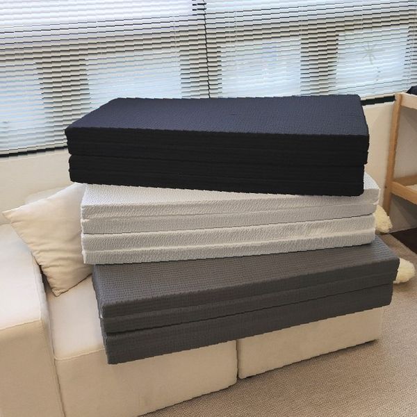 사단접이매트 거실바닥 휴식공간 폴딩형 쿠션깔개 실내용 수면보조 간이침구 이동식 92,960원