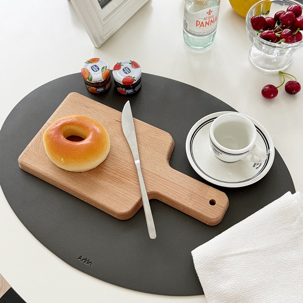 아르킨 어반 가죽 테이블매트 식탁매트 생활방수, 1개, 1인(오벌), 차콜 35,000원