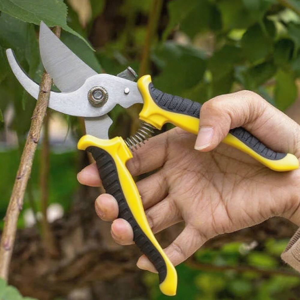 [플러스리빙] 나무 전지 가위 커브 다목적 철판 원예전지 원예 탄소강 전지가위 스테인레스 안전장치 전지가위 노랑색 9,800원