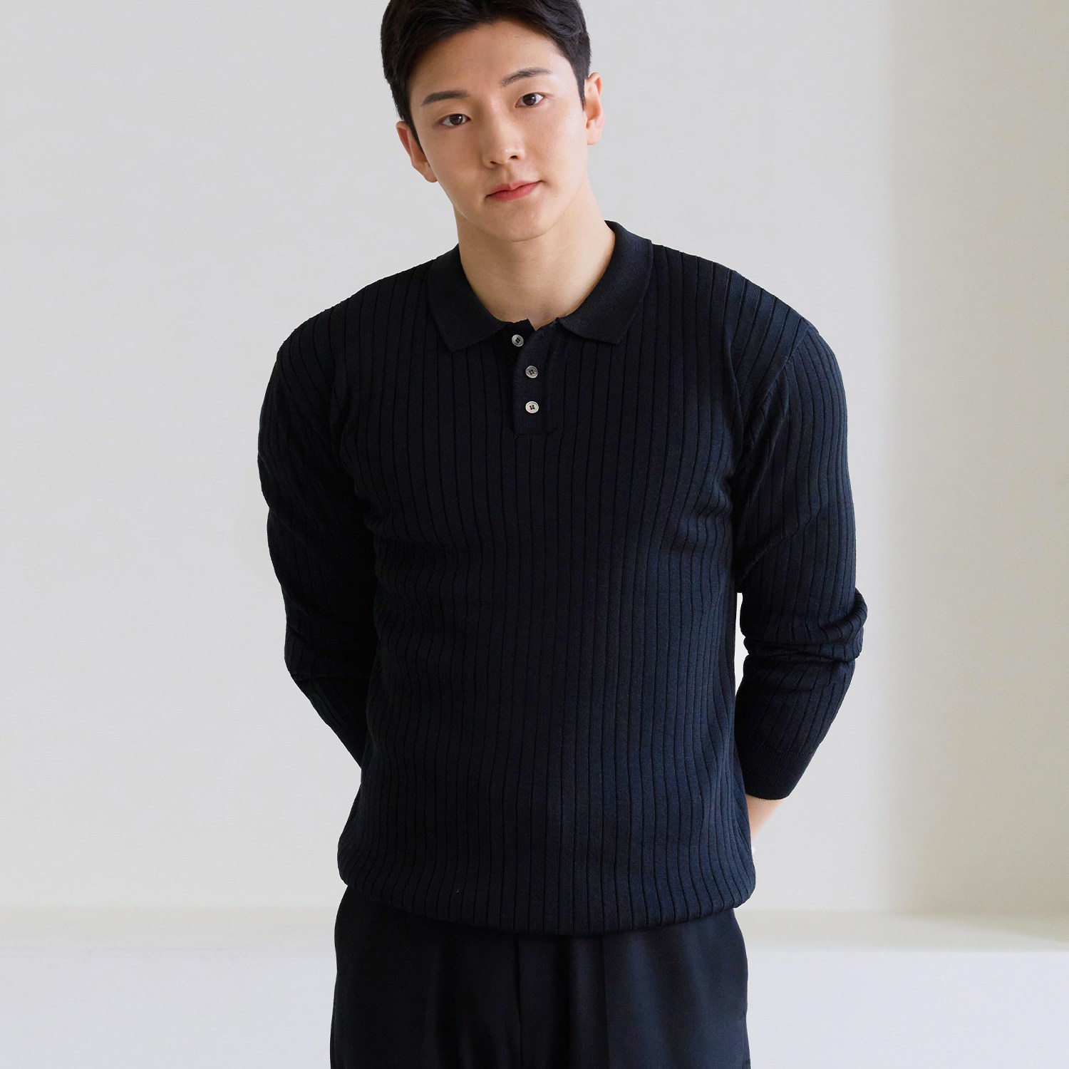 어깨넓어보이는 카라 골지 남자 머슬핏 니트 45,900원