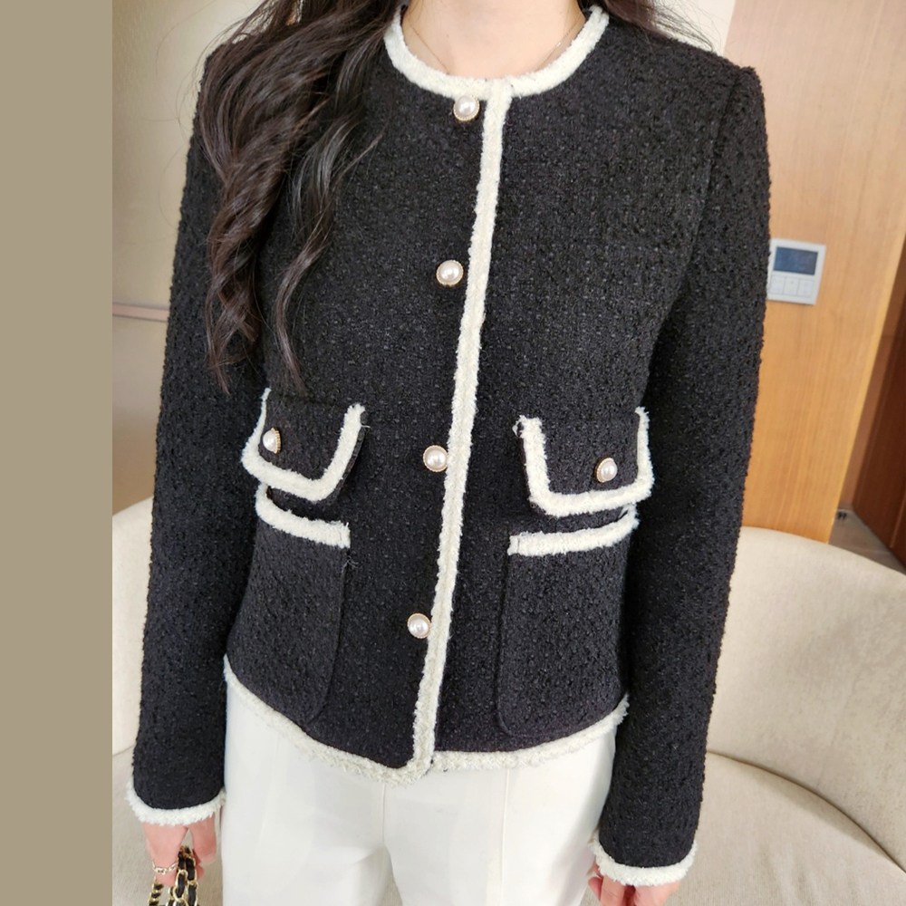 배색 꼬임 라인 진주단추 트위드 자켓 99,900원