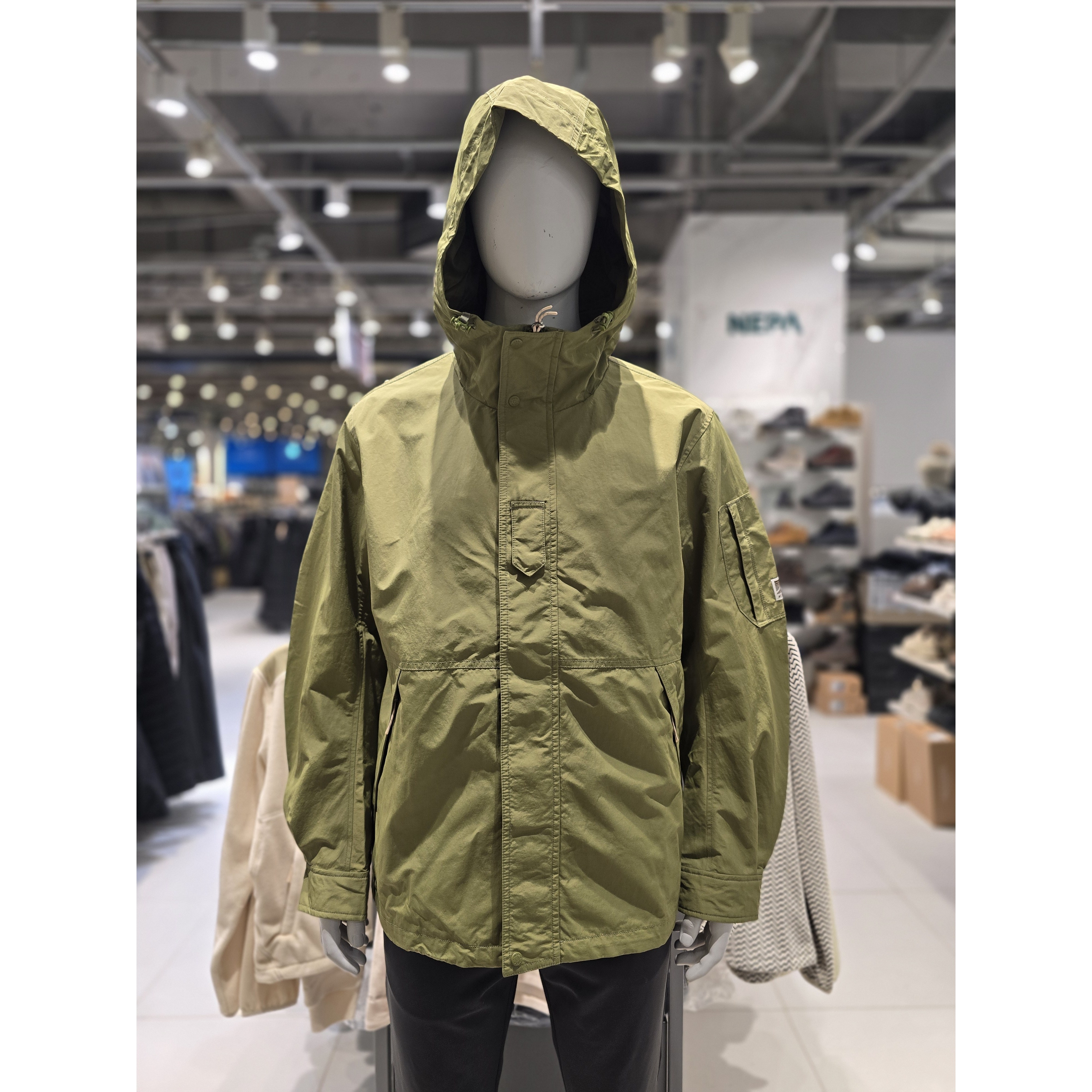 네파 NCKN 25SS 2레이어 타슬란 방수 남성 에코 브리즈 2L 자켓 (7L10661) 125,400원