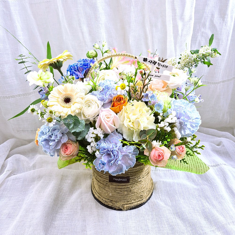 감사한분을 위한 장미 카네이션꽃바구니 전국꽃배달 환갑축하꽃바구니, 예쁜꽃바구니, 생일 축하 기념일 플로리스트 직접제작, 1개, 늘건강하세요 65,000원