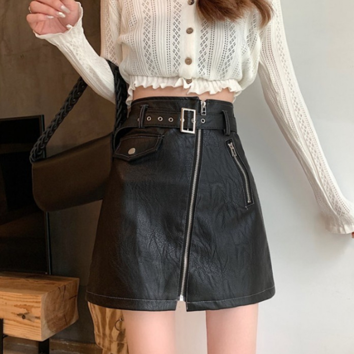 벨트포함 캐주얼 앞지퍼 가죽 스커트 치마 겨울가을 치마 A라인 미니스커트 인조가죽 레더치마 편한스커트 31,800원