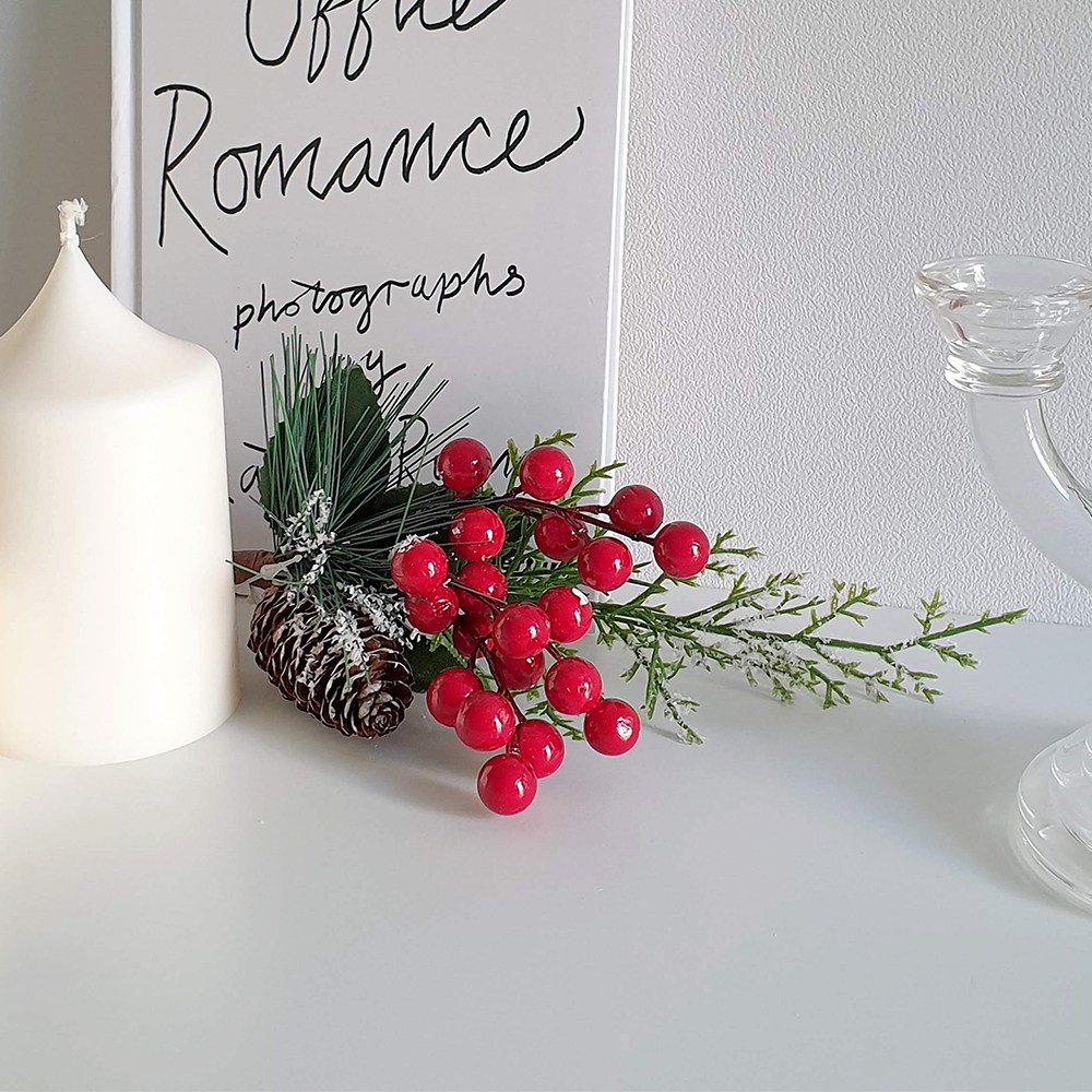 페페무드 크리스마스 레드베리 빨간열매 솔방울 조화 가지 성탄절 테이블 소품 장식 홈파티 인테리어, 1개, one color 4,900원