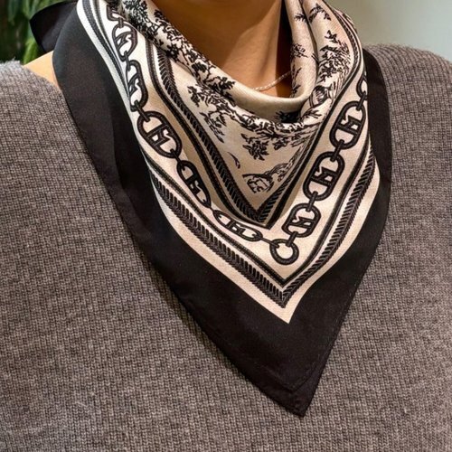 [백화점정품] 헤지스 스카프 득템 봄바람 힐링 찰떡매치 활용성 꾸안꾸 105,000원