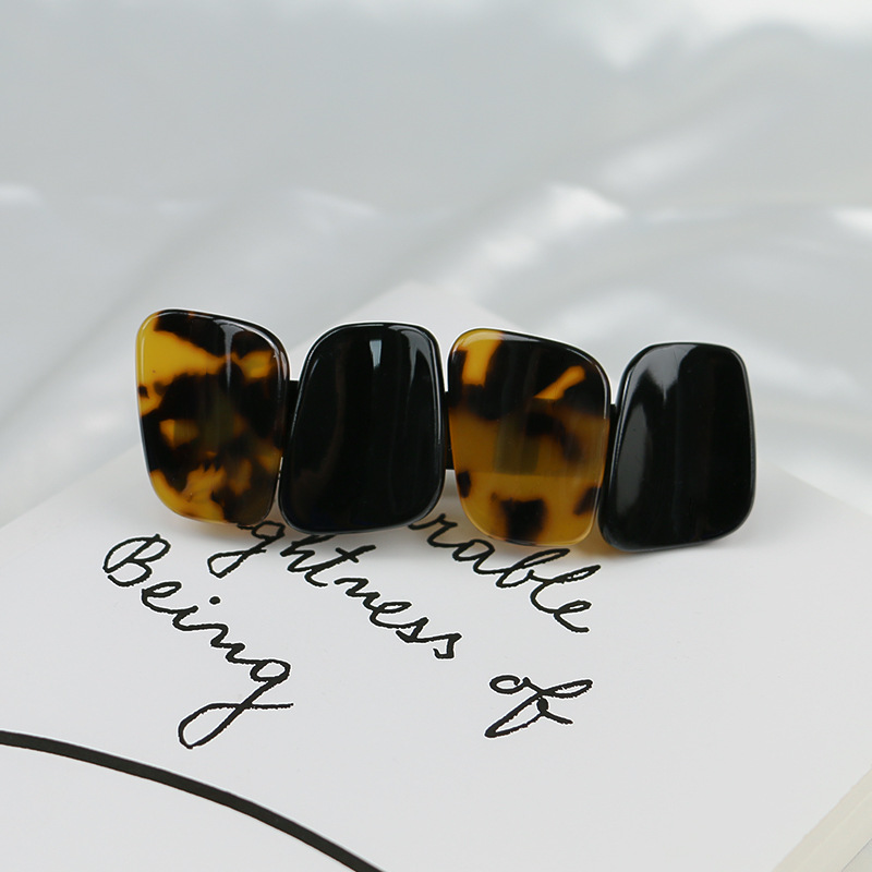 헤어퀸 단발 반묶음 머리핀 자동핀 여성 헤어핀 9cm 13,800원