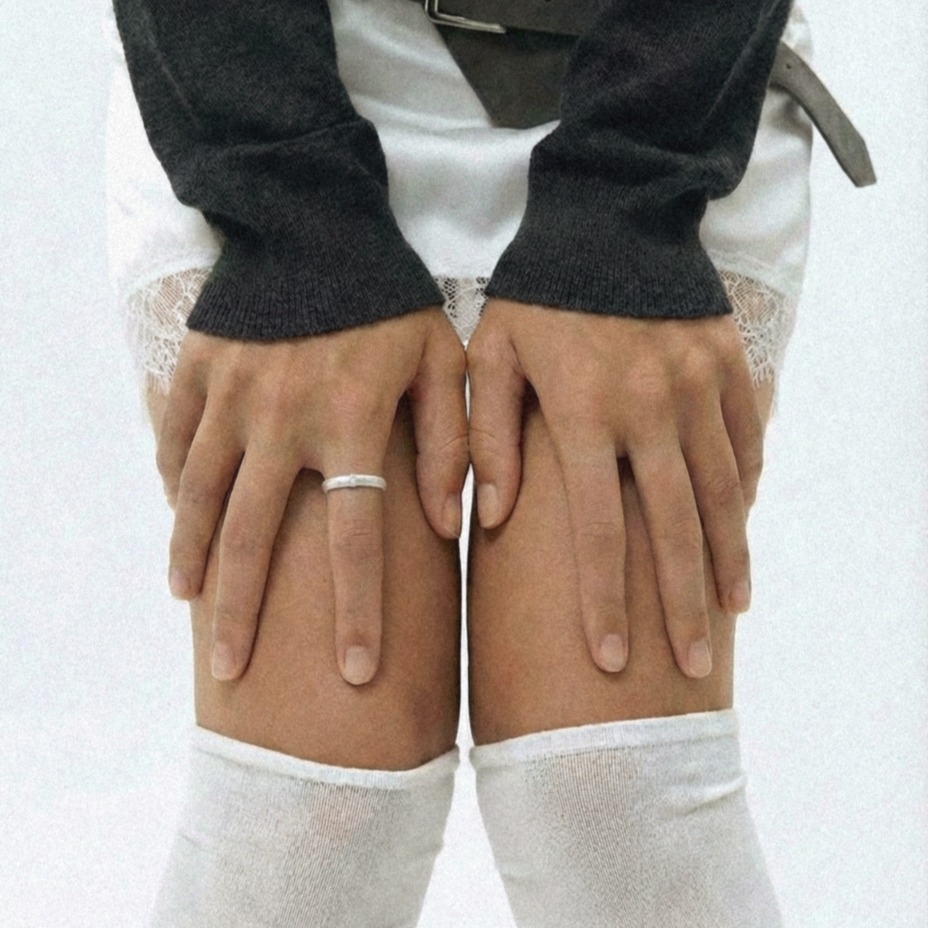 아오라 여성용 브러쉬드 라인 슬림 링 0089 18,800원