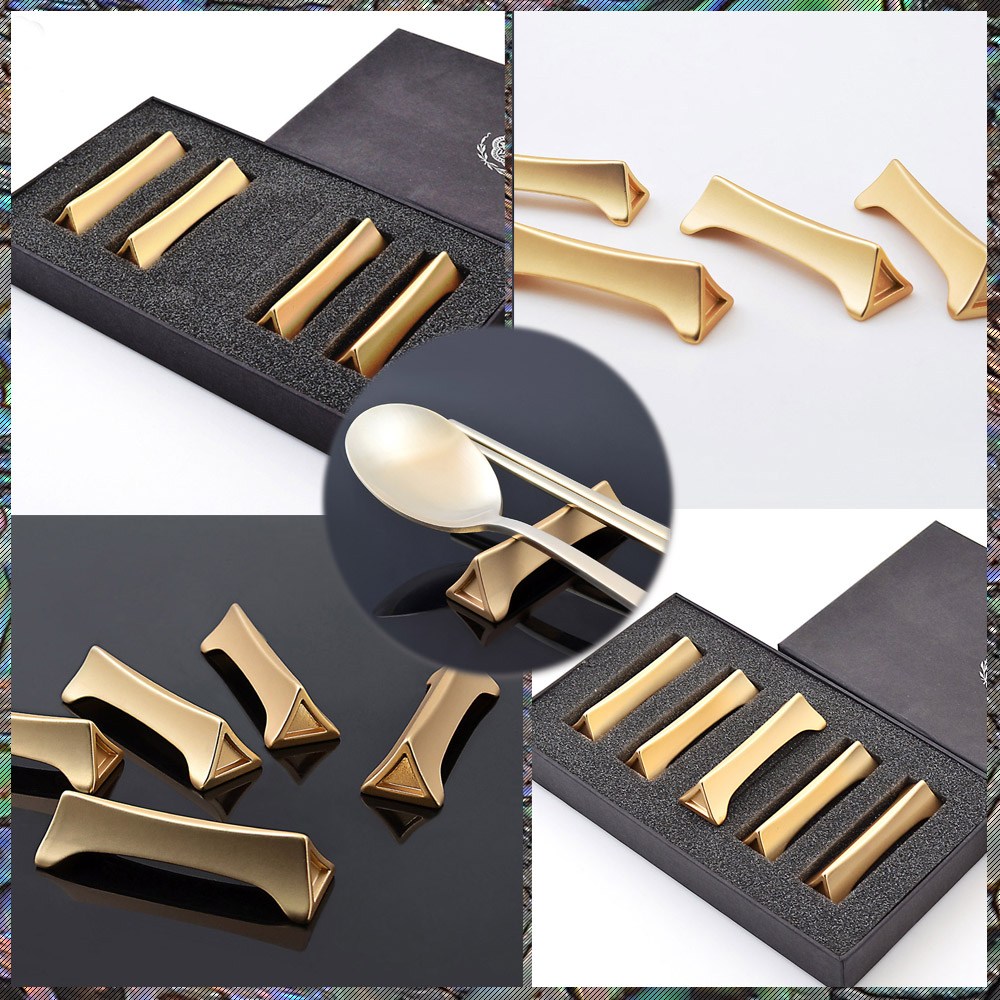 현진 전통골드 수저받침 4P/5P세트+포장+쇼핑백/바이어고급선물 집들이준비물 손님접대용수저 회장님수저선물 사장님수저선물 결혼식답례품, 1세트, 골드4P 39,000원