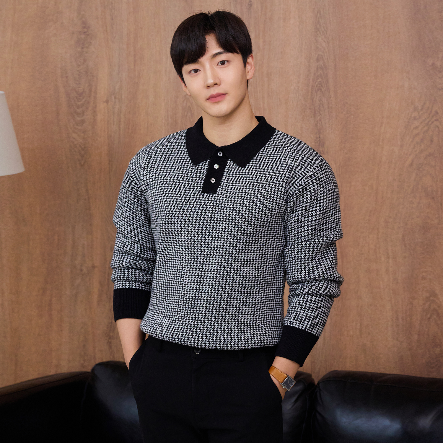 핵쿨남 남성용 올드머니룩 어깨넓어보이는 고밀도 머슬핏 긴팔 카라 니트 48,900원