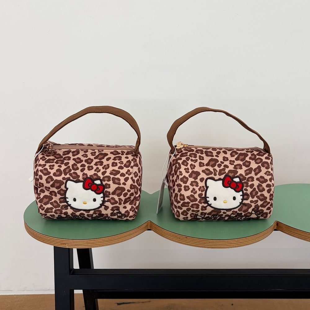 키티 리본지퍼 호피 미니백 데일리가방 캐릭터 파우치 20,000원