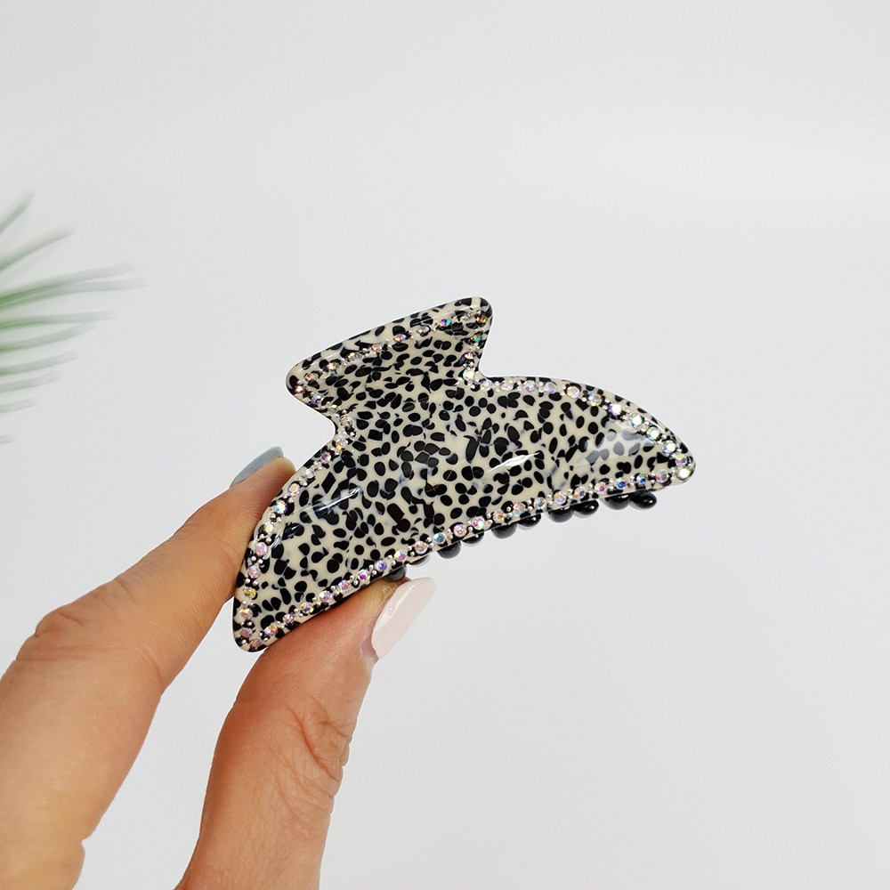 시크몽 프랑스핀 셀룰로오스 호피 마블 반달 큐빅 스톤 7 cm 미디엄 반머리 헤어 집게핀 15,300원