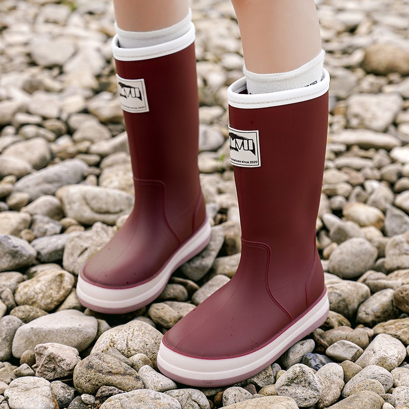 TIMEPURE 커플용 중통 두꺼운 밑창 레인부츠 아웃도어 캠핑 낚시 완벽 대응 방수 미끄럼방지 작업용 고무신 내구성 신제품 23,900원