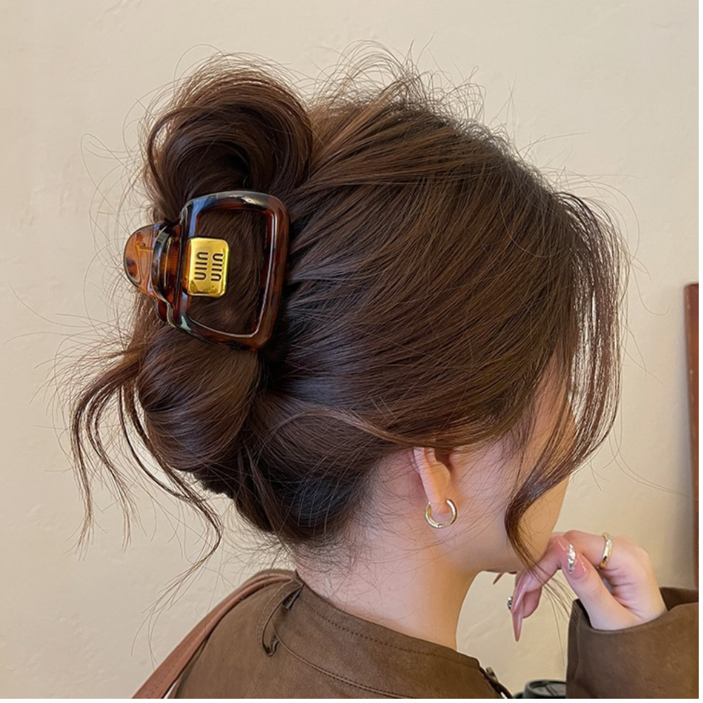 러키유니 골드라벨 올림 반올림머리 소형집게핀 5.5CM 9,900원