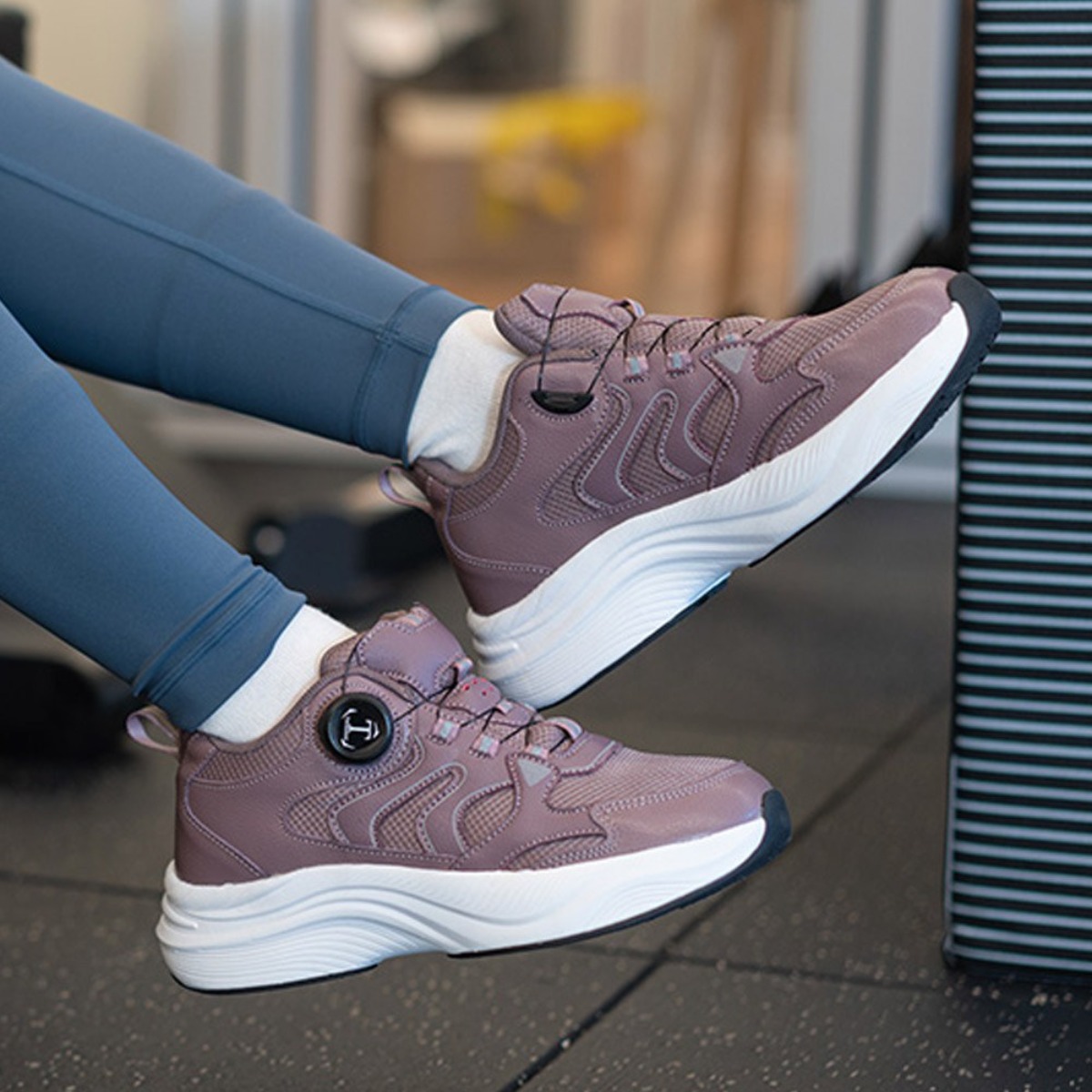 [TV홈쇼핑정품 인포벨]등산화 조깅화 쏘르망 멀티 트레킹화 통기성 좋은 에어 메쉬 레저 일상화 운동화 여성 여자 39,800원