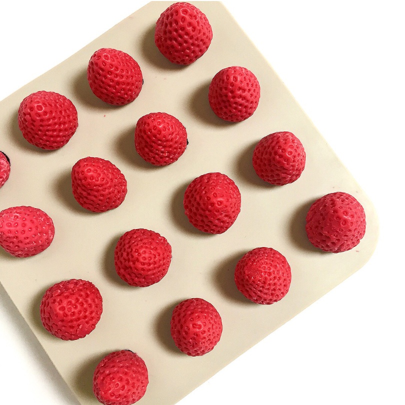 실리콘몰드 - 딸기 ( 16구 ) #딸기몰드 #딸기캔들만들기 #딸기수제몰드 #딸기캔들몰드 12,500원