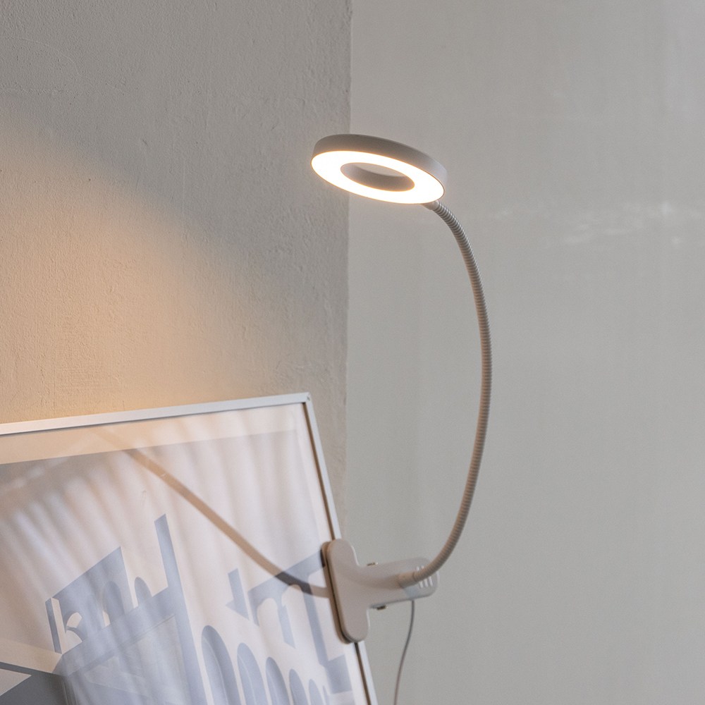 사는잼 LED 라운드링 집게형 스탠드 북라이트 독서등 휴대용 공부등 탁상 조명 10단계 밝기조절 가능 9,900원