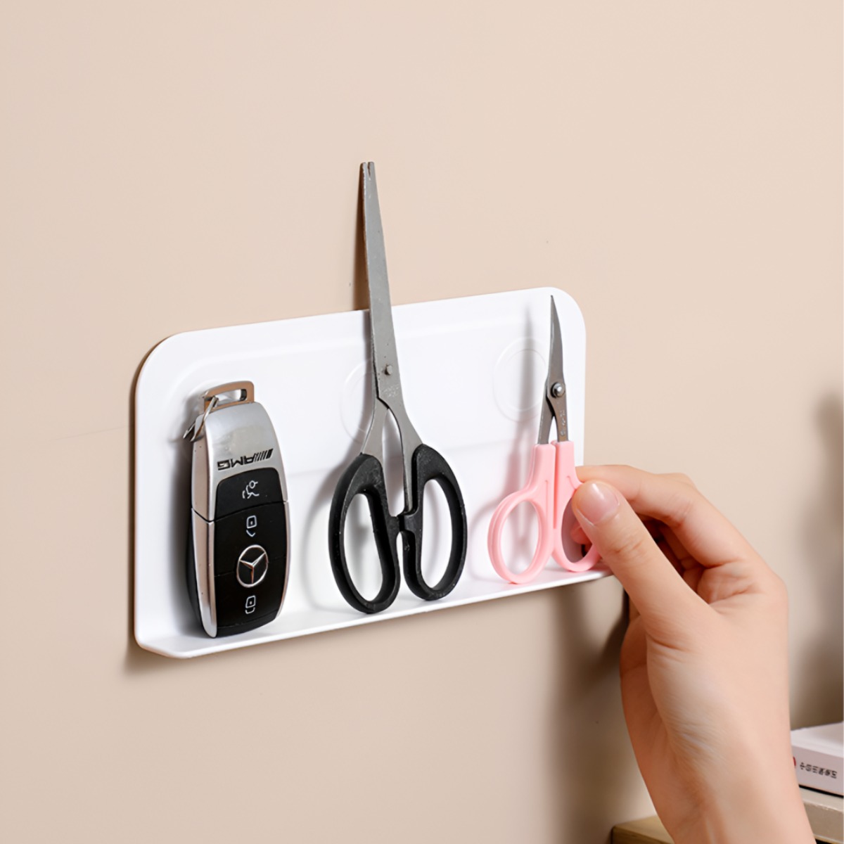 월드판다 리모컨 거치대 3구 정리함 무타공 자석 마그네틱 접착식 홀더 수납함, 화이트, 1개 12,900원