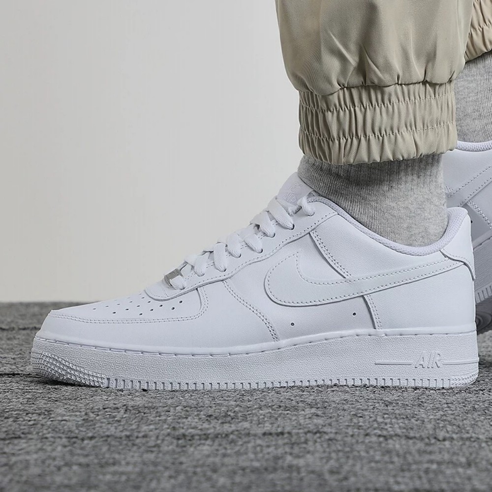 (국내정품) 정품보장 나이키 에어포스 1 '07 화이트 호불호 없는 남녀공용 데일리 운동화 CW2288-111 123,490원