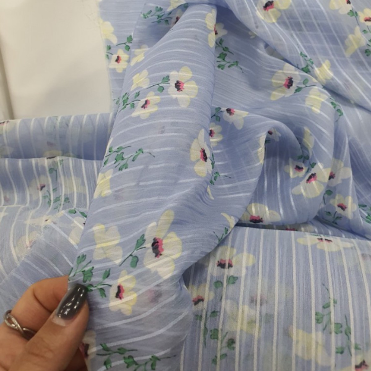 원단스토리 천 원단 쉬폰 플라워 꽃 패턴 블라우스 원피스 여름원단 대폭 3마할인, 소라색 3마, 1개 9,900원