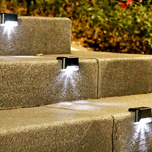 레나에너지 태양광 충전식 야외 계단 조명 4p 4,430원