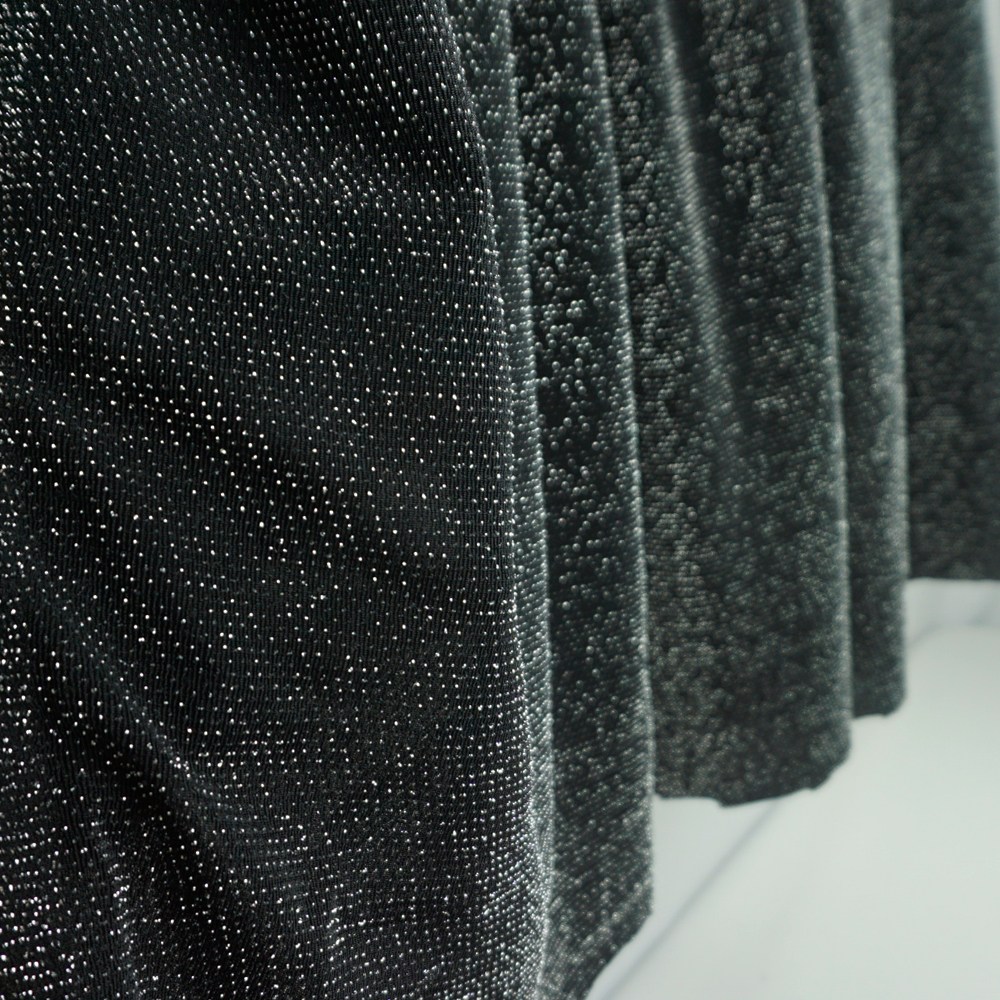 원단대장 폴리스판 메탈릭 원단 블랙 은색 반짝임 신축성 좋은 까슬한 촉감 축쳐지는핏 의류천 자체제작, 1개, 블랙 6,000원