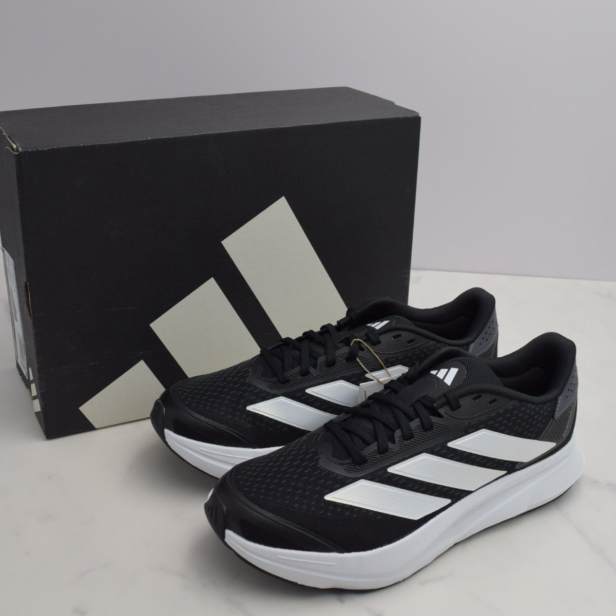 [국내매장판/다음날도착] 아디다스 최신 런닝화 깔끔한 직장인 듀라모 운동화 남성 러닝화 헬스화 데일리 발편한 볼넓은 Brandedit 59,900원