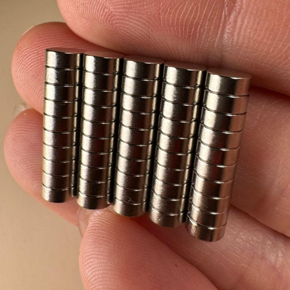 D5*2T 네오디움 원형자석 ND 지름 5mm x 두께 2mm [니즈] 7,200원