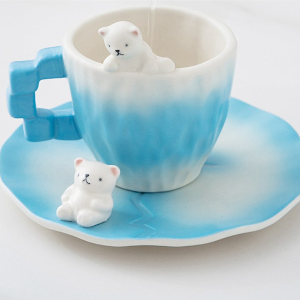 철딱서니 핸드메이드 3D 머그컵 귀여운 입체 핸드메이드 세라믹 컵인 개성적 크리에이티브 북극곰 커피 컵과 접시 세트, 1세트, 파랑-북극곰세트 19,950원