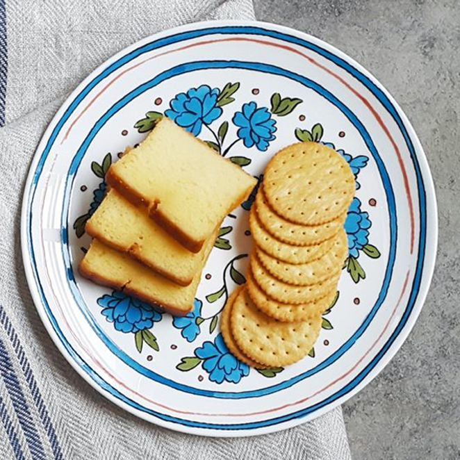 트위그뉴욕 배첼러버튼 접시, 혼합색상, 1개 25,600원