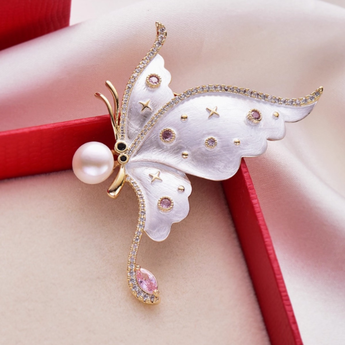 나비 진주 브로치 브로치 고급 정교한 패션 소향풍 액세서리 12,000원