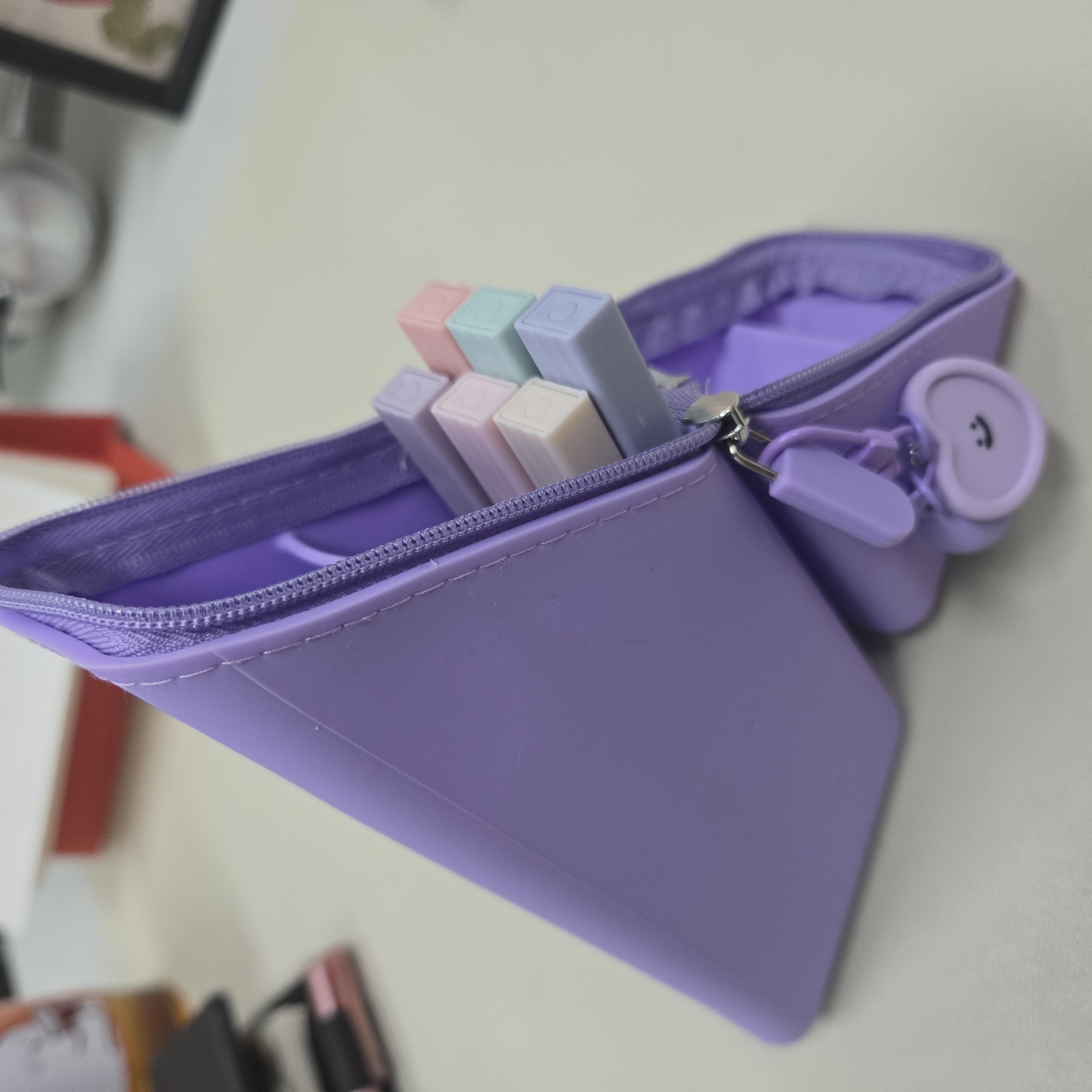 디아로 스탠딩 실리콘 필통 세우는 지퍼 펜케이스 다꾸용 형광펜 필통 24,800원