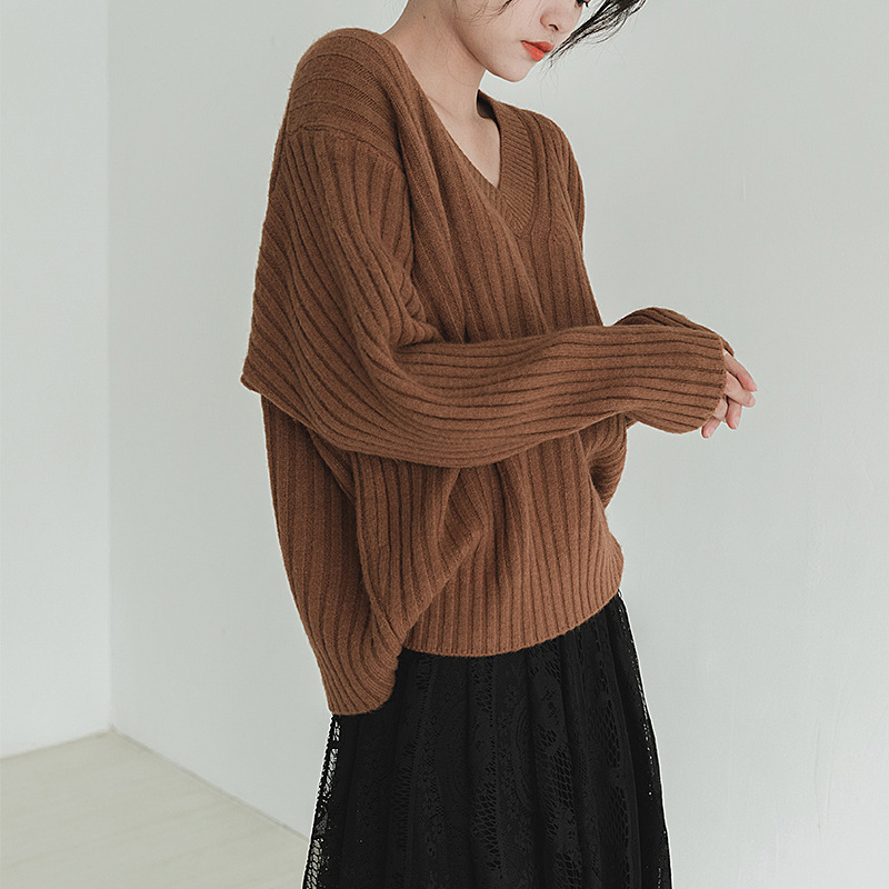 5컬러 V넥 고급스러운 텍스처 라인 니트 세련된 디자인 여자 루즈핏 스웨터 부드러운 착용감 두꺼운 골지 니트 보온성 최고 겨울 필템 29,880원