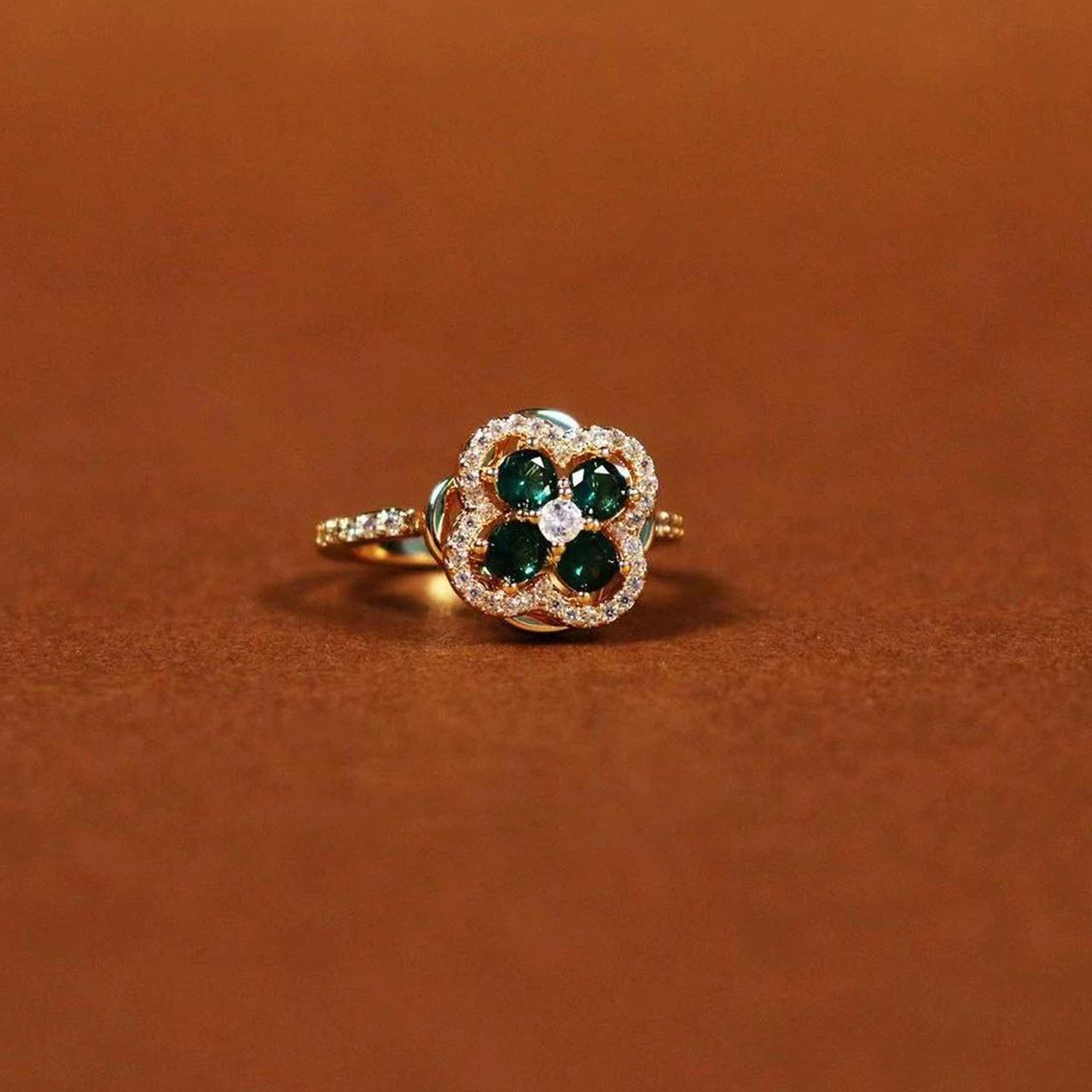 Ramlove 18K 여성 일상 회전 네잎클로버 반지 WUYOU-SS026 128,000원