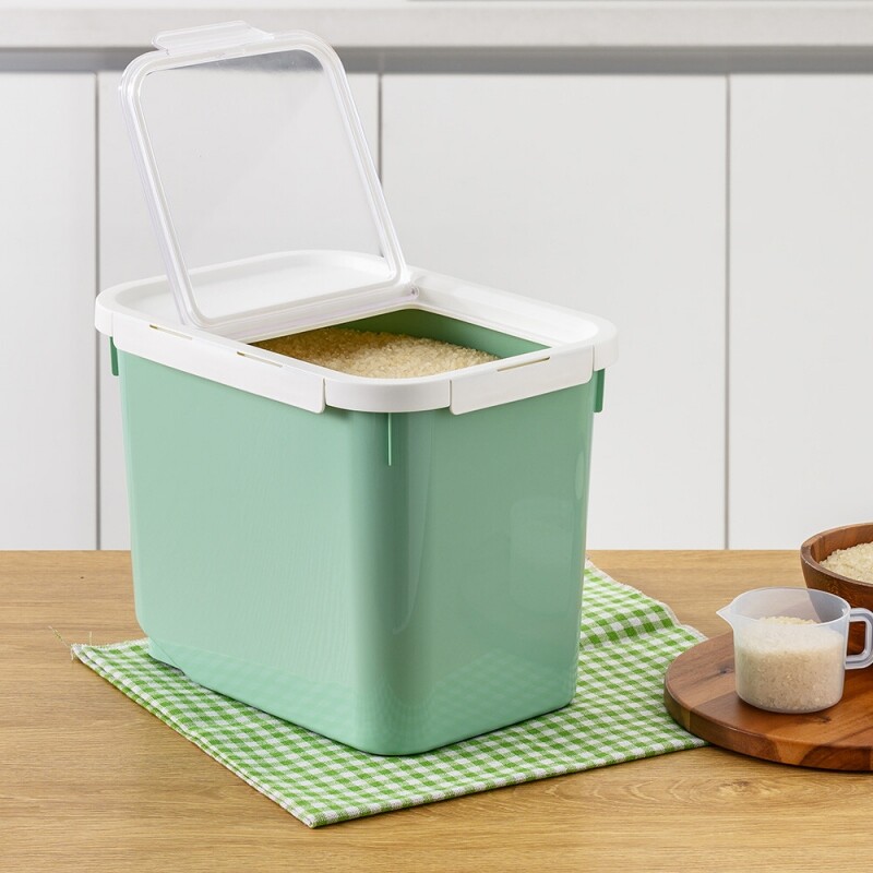 락앤락 쌀통 10kg + 계량컵 + 제습제 39,800원