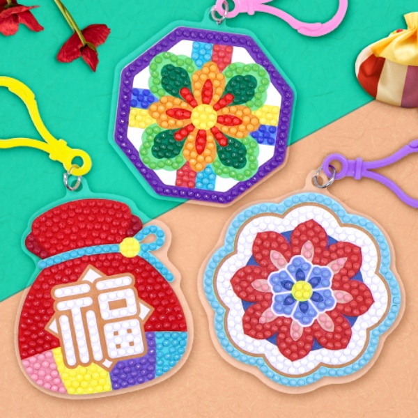 전통 보석십자수 키링 전통수업 전통공예 만들기키트 만들기세트 새해 명절 추석 설날 명절만들기 전통놀이미술 2,600원