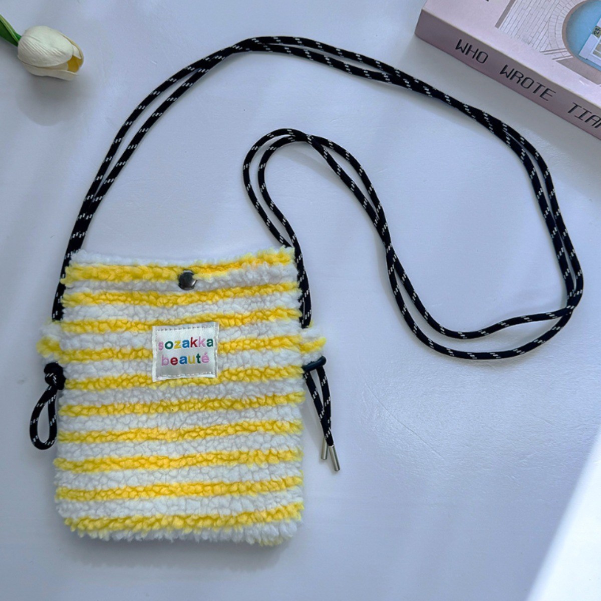 모멘트 양털 뽀글이 미니 휴대폰 끈조절가능 가방 크로스백 13,000원