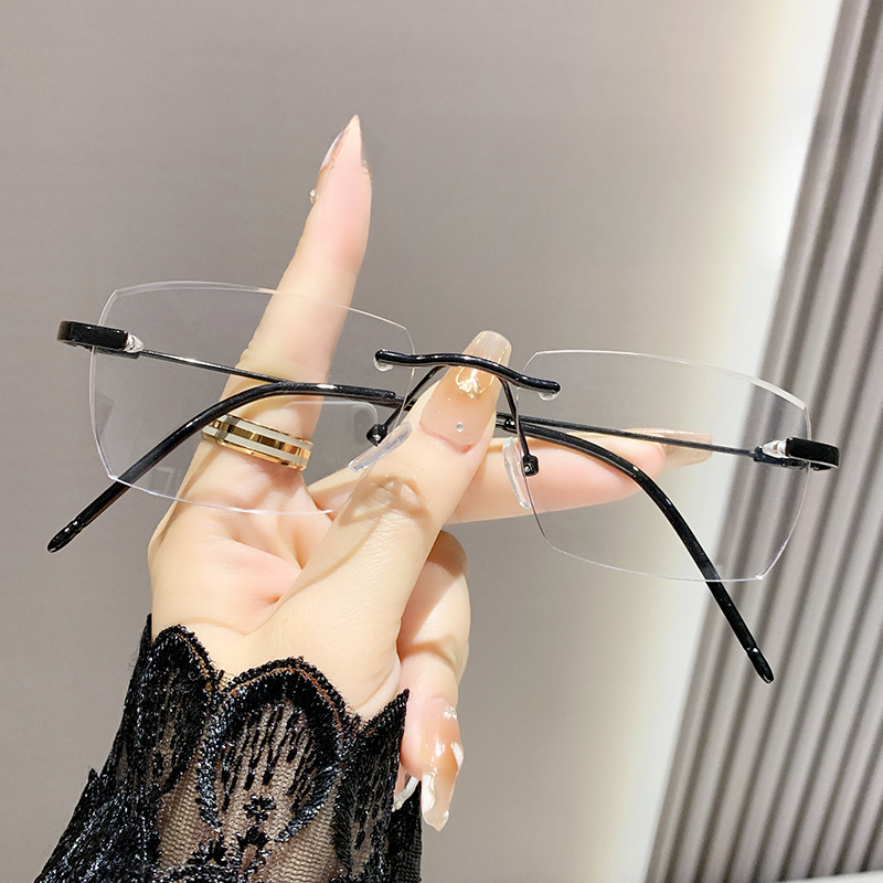 FEISEDY 자외선 차단 선글라스 블루라이트차트 리므레스 변색 렌즈 여성 스타일  B1340 14,900원