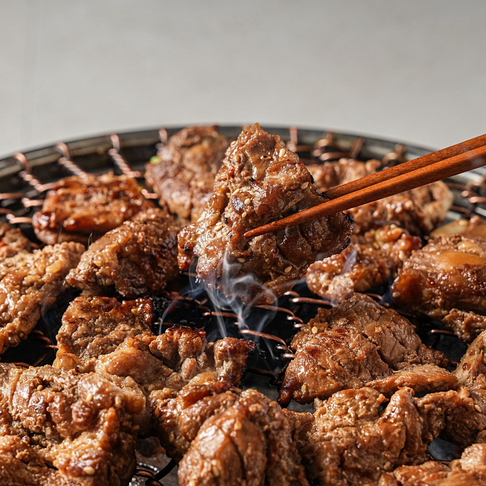 [한땀갈비] 30년 전통 국내산 수제 양념 돼지갈비, 3.2kg, 1개 64,900원