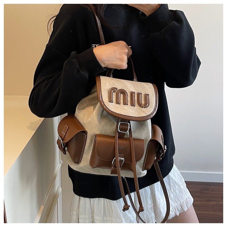 가벼운 여성 패션 캐주얼 데일리 백팩 30,900원