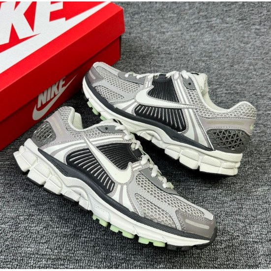 (정품보장) [W] 나이키 줌 보메로 5 코블스톤 앤 플랫 퓨터 (FB8825-001) 128,500원