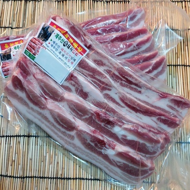 제주 흑돼지 오겹살(진공포장,2cm절단)(구이,찌게용) 1kg,오후 2시까지 주문하시면 다음날 배송 도착합니다,단 금요일14시~일요일 14시까지 주문분 월요일 도착, 1팩 43,630원