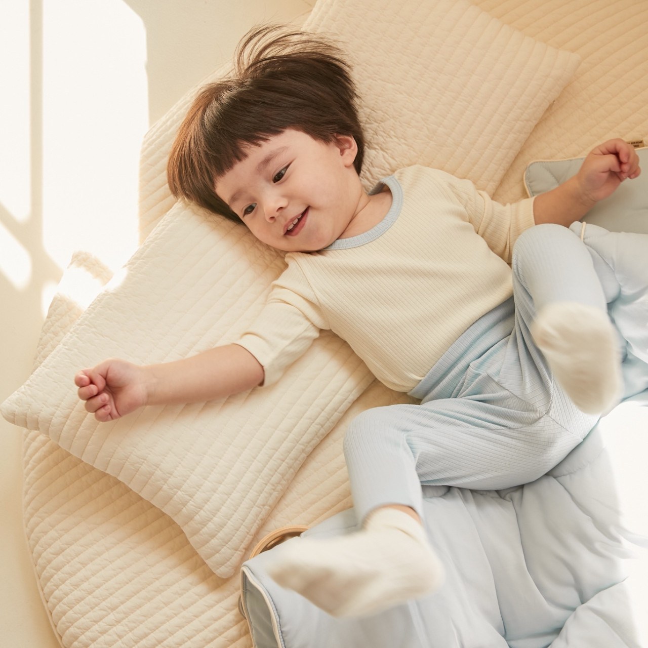 올포홈 100수 누빔 인견 뒹굴러 와이드 베개, KC인증 38,000원