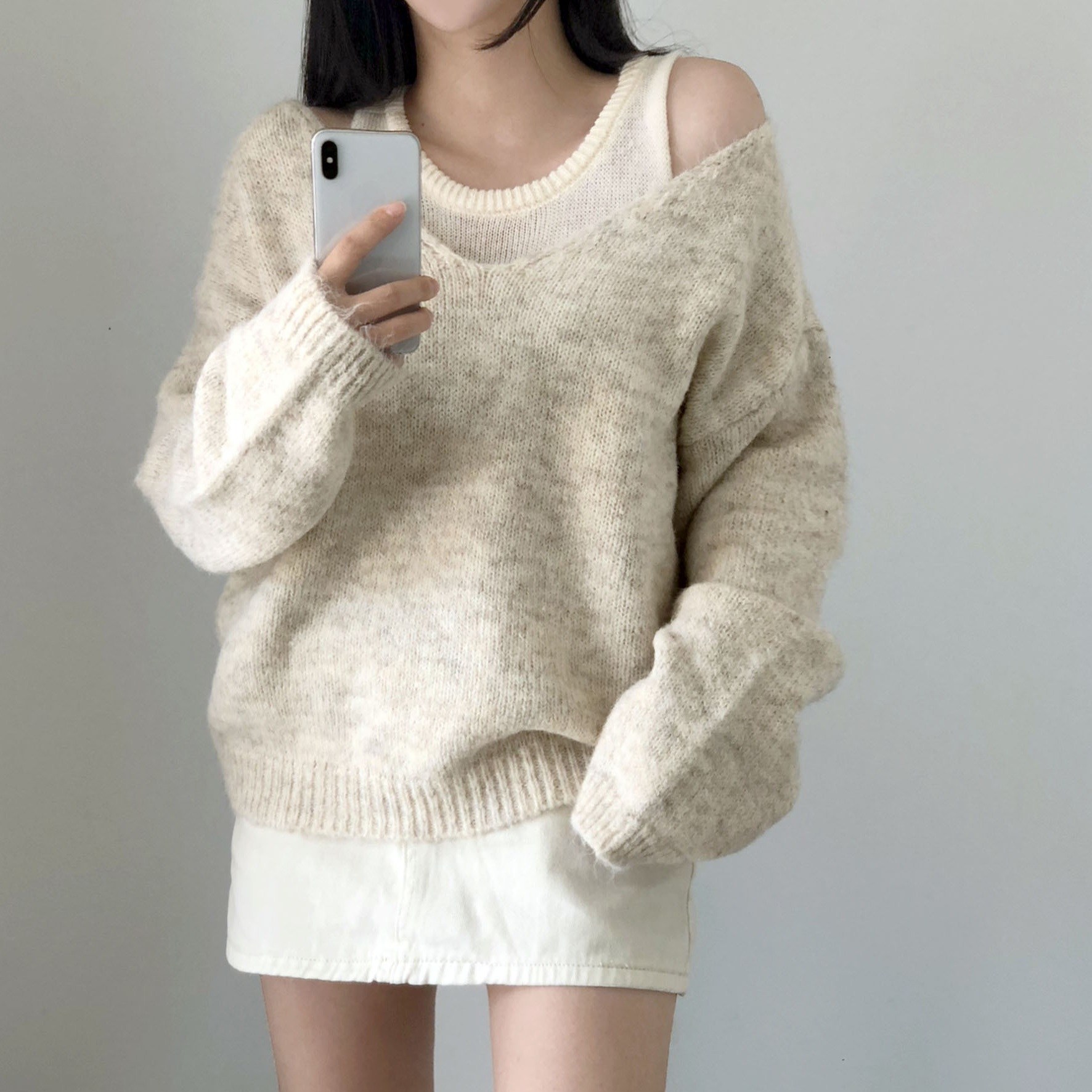 에이스 오프숄더 라운드나시 브이넥 울니트 세트 18,900원