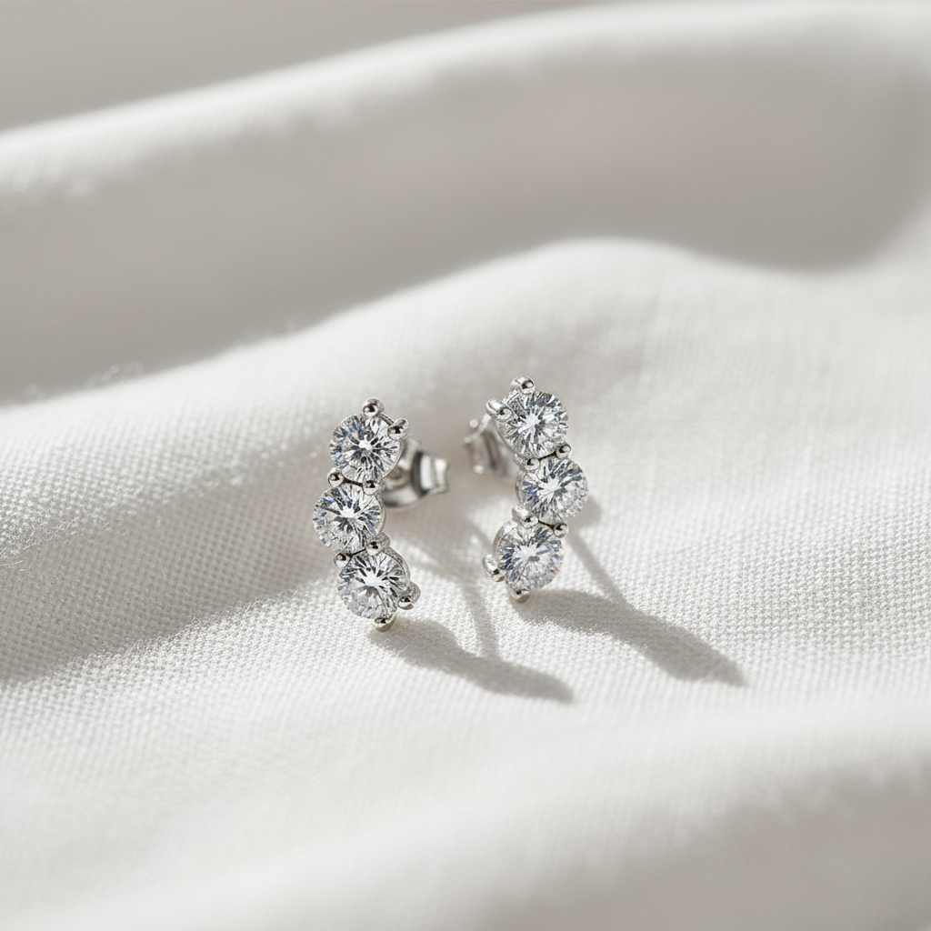 소은 프리미엄 모이사나이트 GRA인증서 커브 라인 귀걸이 실버925 74,000원