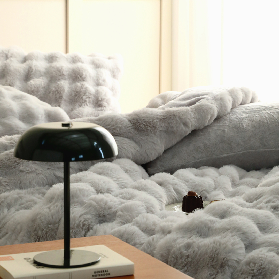 플로라침구 레브 고밀도 장모 극세사 차렵이불 30mm 63,920원