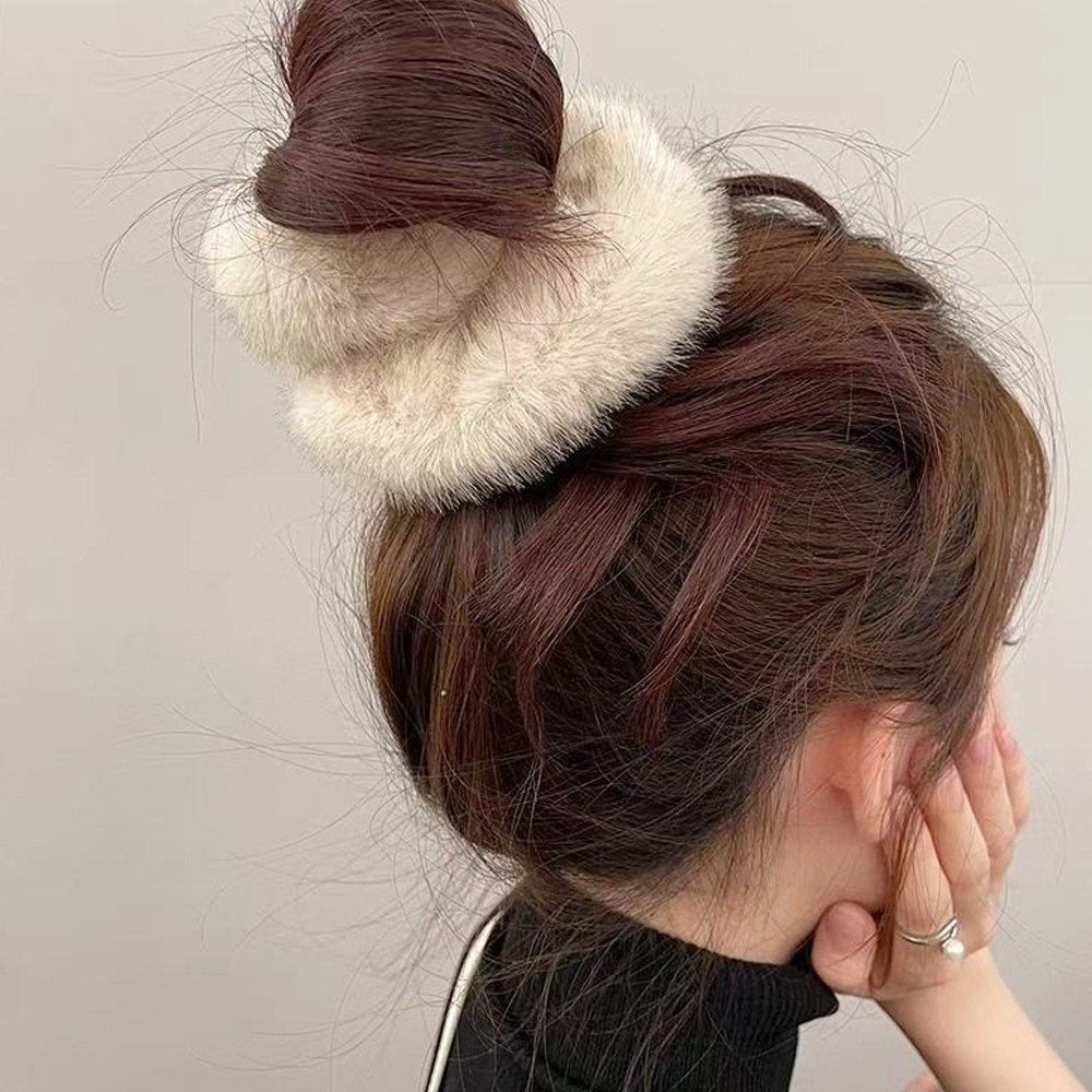 어반이즈 밍크 곱창밴드 헤어 스크런치 9,900원