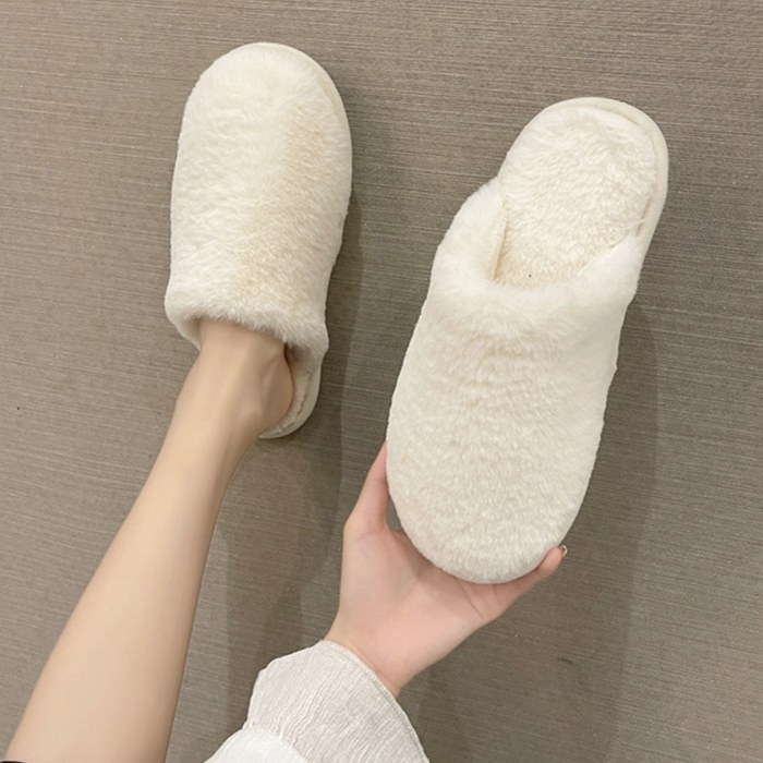 OSON 소프트 페이크퍼 털 슬리퍼 거실화 실내화 털신발 겨울 사무실 신발 6,500원
